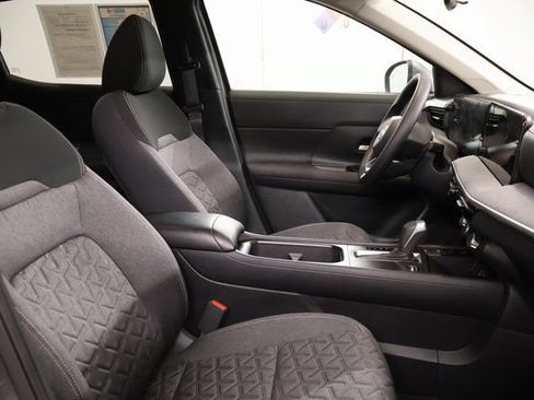 Used 2025 Nissan Kicks SV w/ Illumination Package FWD image 26
