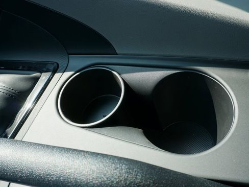 Used 2024 Hyundai Elantra SEL image 17