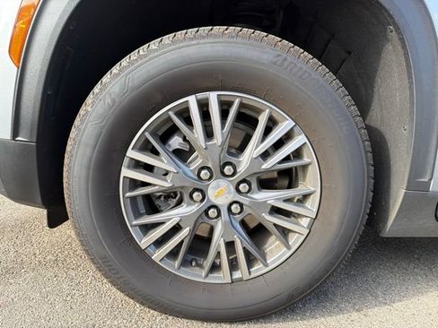 Used 2026 Chevrolet Traverse LT FWD image 24
