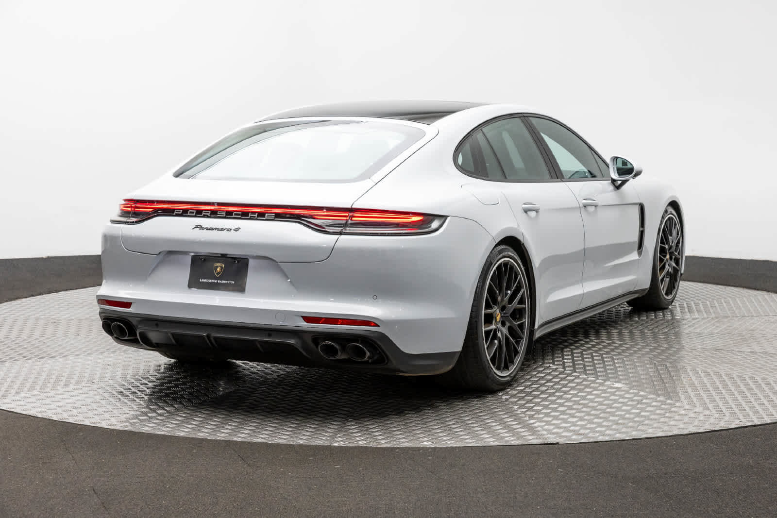 Used 2023 Porsche Panamera 4 Platinum Edition w/ Assistance Package AWD/4WD image 26