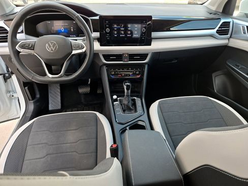 New 2025 Volkswagen Taos SE image 8