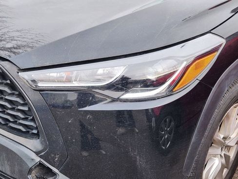 Used 2022 Toyota Corolla Cross LE image 7