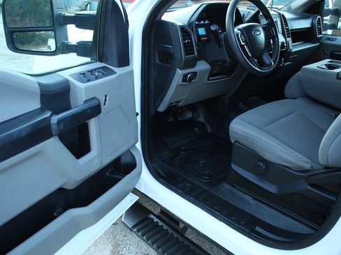 Used 2022 Ford F250 XL w/ Power Equipment Group AWD/4WD image 16