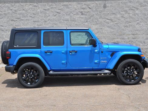 Used 2023 Jeep Wrangler Unlimited Sahara w/ Cold Weather Group AWD/4WD image 28