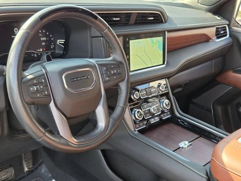 Used 2023 GMC Yukon Denali Ultimate AWD/4WD image 10