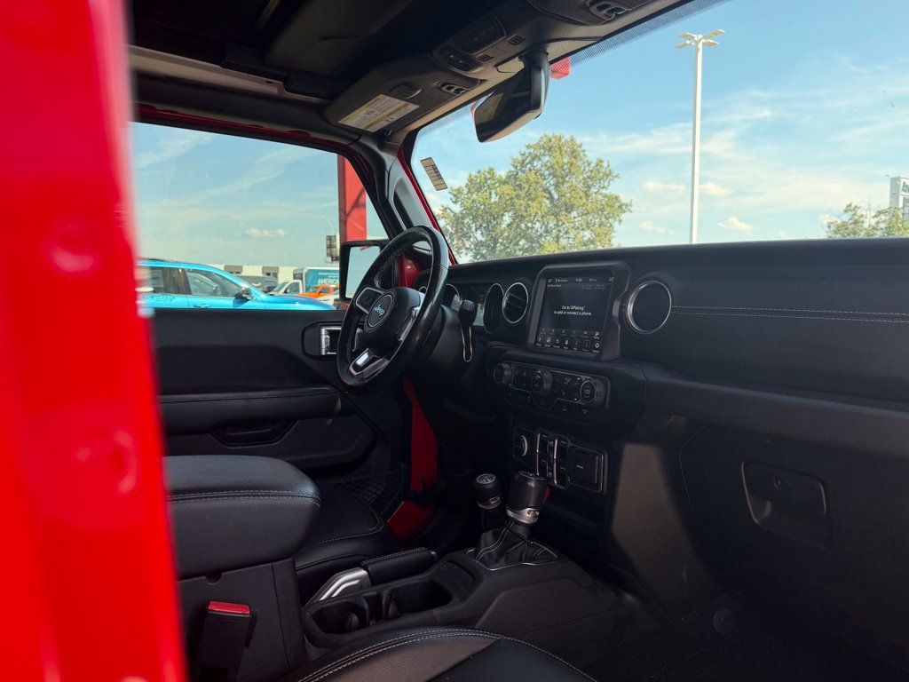Used 2021 Jeep Wrangler Unlimited Sahara w/ Cold Weather Group AWD/4WD image 25