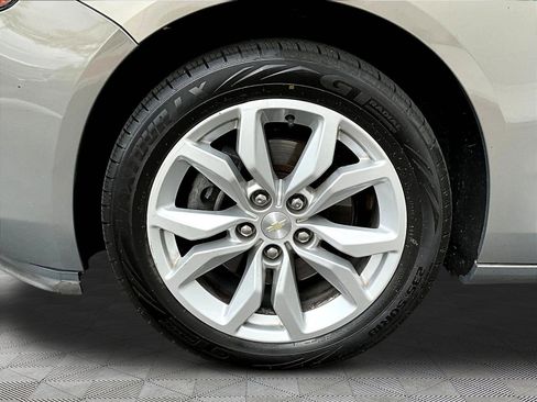 Used 2019 Chevrolet Impala LT FWD image 31