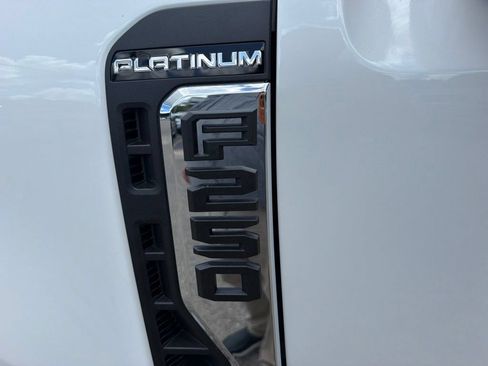 New 2026 Ford F250 Platinum w/ Platinum Plus Package AWD/4WD image 9