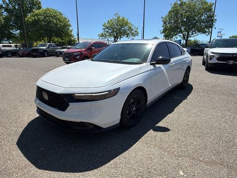 Used 2025 Honda Accord SE image 1