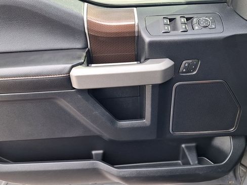 Used 2018 Ford F150 Raptor w/ Equipment Group 802A Luxury image 9