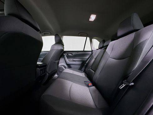 Used 2025 Toyota RAV4 XLE FWD image 27