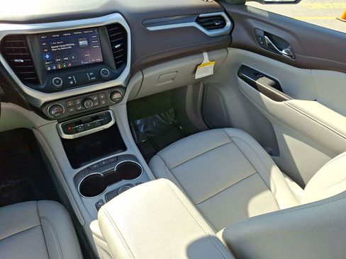 Certified 2023 GMC Acadia SLT image 12