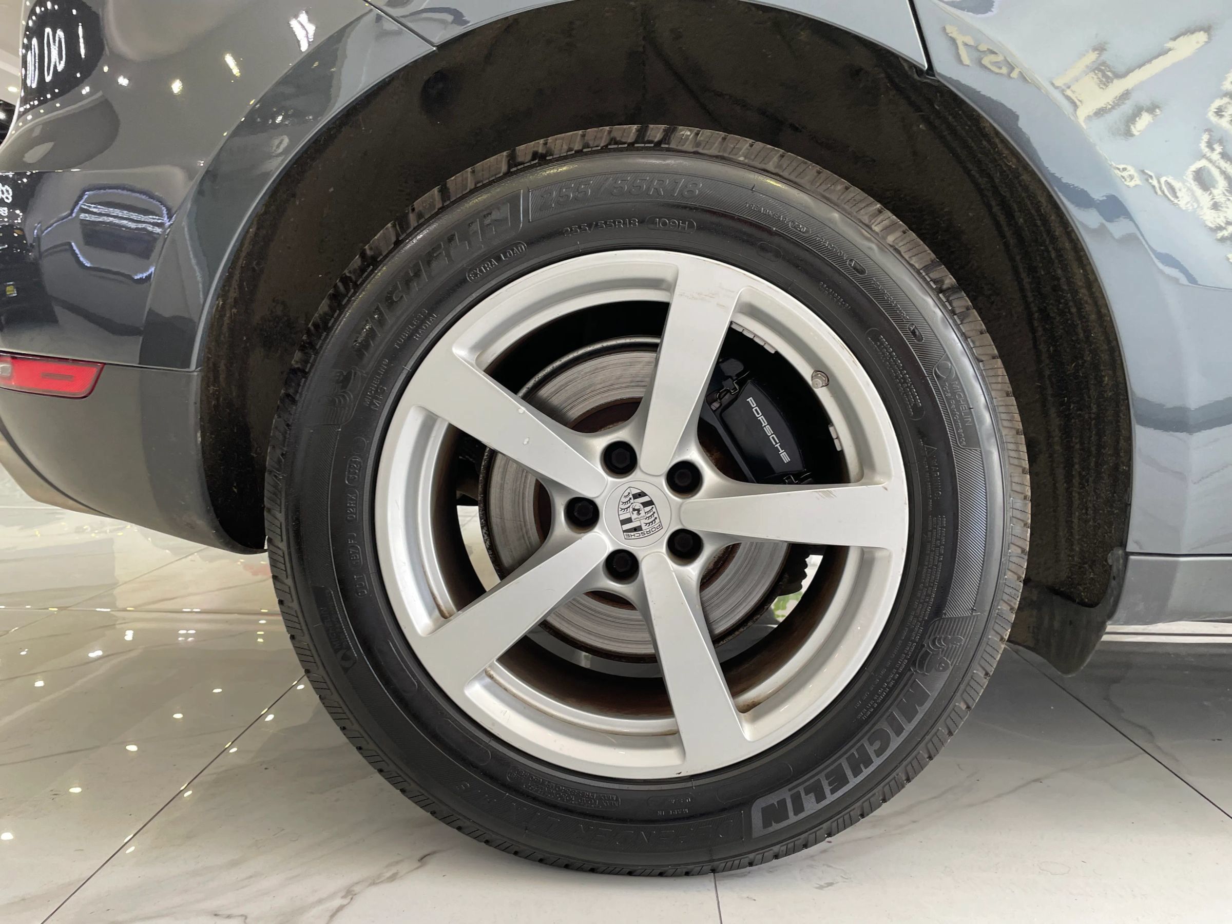 Used 2021 Porsche Macan AWD/4WD image 27