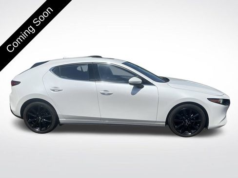 Used 2020 MAZDA MAZDA3 Hatchback w/ Premium Package FWD image 4