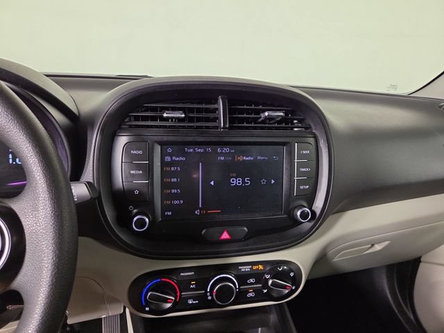 Certified 2023 Kia Soul LX w/ LX Technology Package FWD image 16