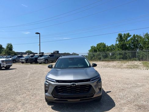 Used 2025 Chevrolet Trax ACTIV FWD image 5