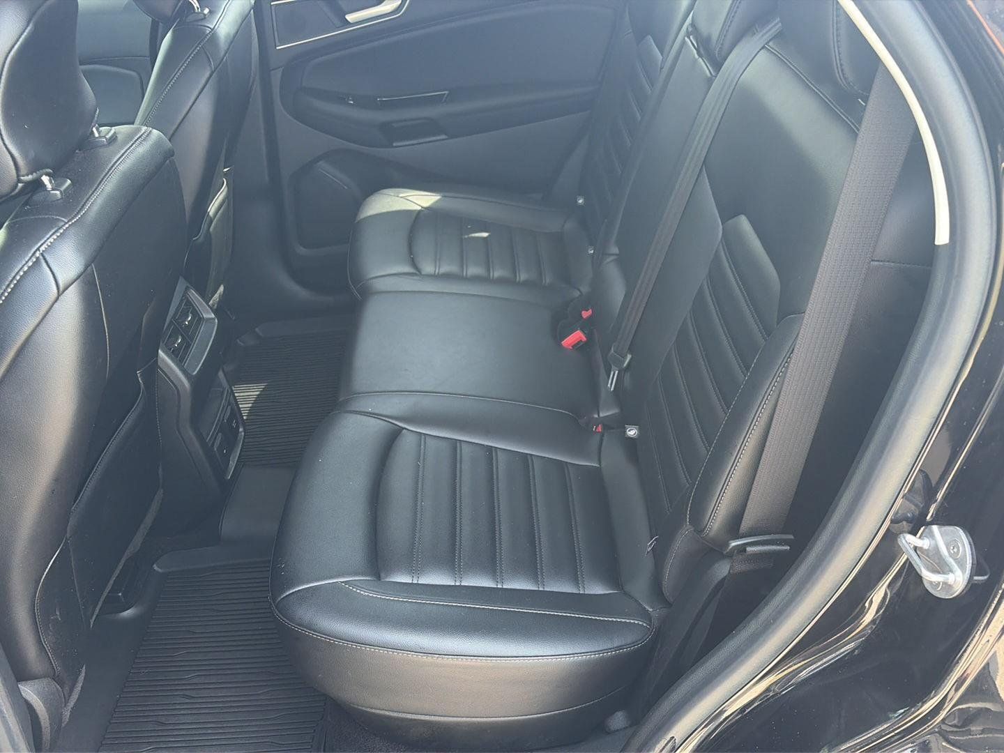 Used 2019 Ford Edge SEL w/ Equipment Group 201A AWD/4WD image 11
