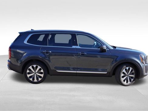 Certified 2022 Kia Telluride S image 3