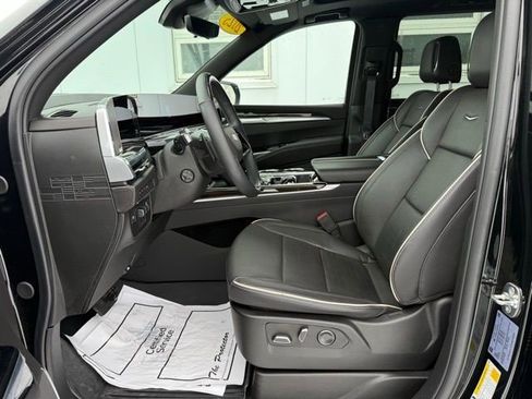 Certified 2025 Cadillac Escalade Premium Luxury AWD/4WD image 10
