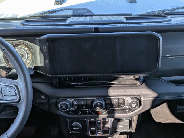 Used 2025 Jeep Gladiator Sport AWD/4WD image 16