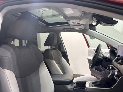 New 2025 Toyota RAV4 XLE image 15