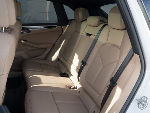 Certified 2023 Porsche Macan Turbo image 18