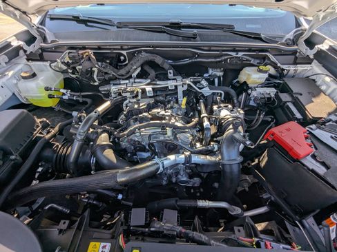 New 2025 Ford Ranger Lariat w/ FX4 Off-Road Package image 10