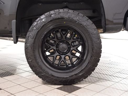 Used 2025 Chevrolet Silverado 1500 High Country w/ Midnight Edition AWD/4WD image 22