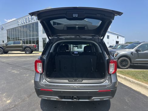 Certified 2023 Ford Explorer XLT w/ Equipment Group 202A image 5