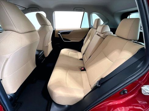 Used 2022 Toyota RAV4 LE FWD image 19