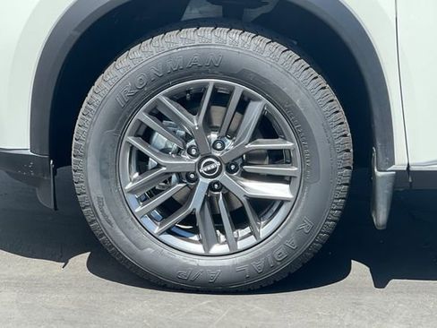 Used 2023 Nissan Rogue S image 36