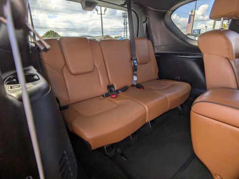 Used 2024 INFINITI QX80 Sensory w/ Cargo Package AWD/4WD image 14