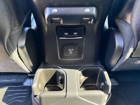 Used 2021 Jeep Gladiator Rubicon w/ Cold Weather Group AWD/4WD image 13