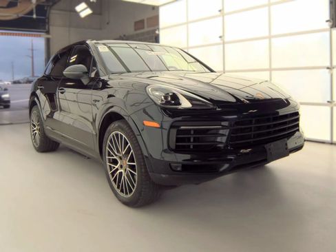 Used 2023 Porsche Cayenne Platinum Edition AWD/4WD image 10