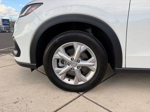 Used 2025 Honda HR-V LX image 9