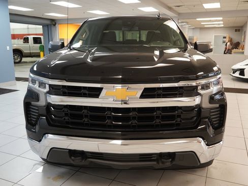 Used 2024 Chevrolet Silverado 1500 LT w/ Convenience Package II image 14