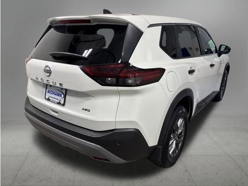 Used 2023 Nissan Rogue S AWD/4WD image 5