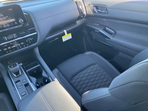 New 2025 Nissan Pathfinder SV image 17