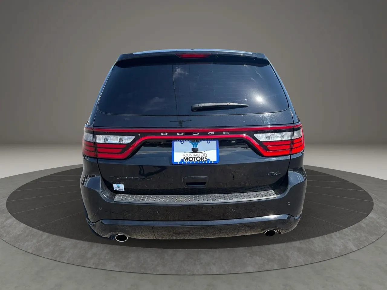 Used 2017 Dodge Durango R/T w/ Blacktop Package AWD/4WD image 4