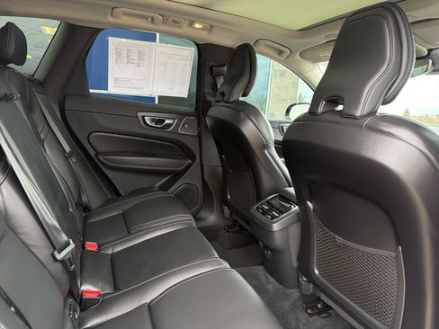 Used 2023 Volvo XC60 B5 Ultimate image 17