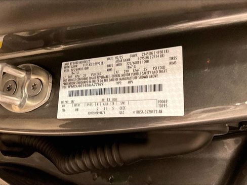 Used 2025 Ford Escape SE FWD image 19
