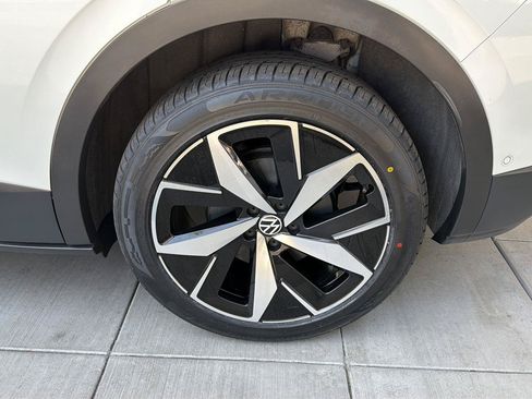 Used 2023 Volkswagen ID.4 Pro S AWD/4WD image 12