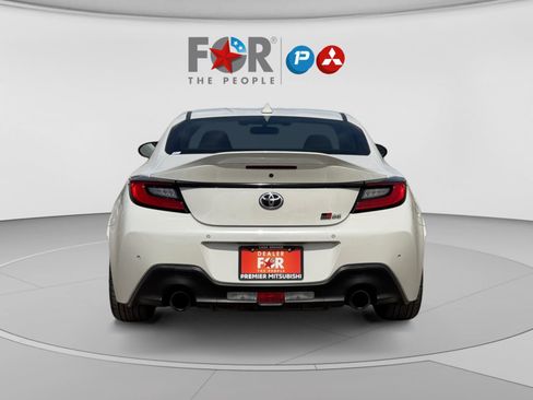 Used 2022 Toyota GR86 Premium RWD image 4