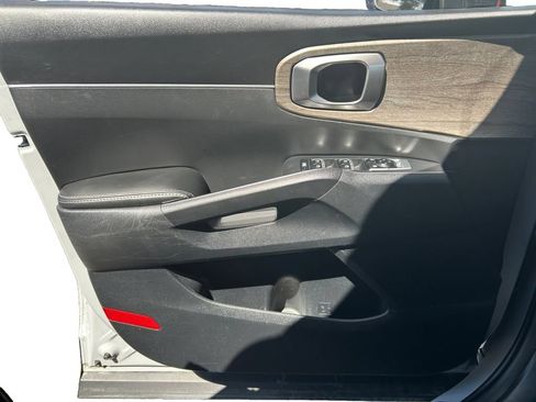 Used 2023 Kia Sorento S w/ Panoramic Sunroof Package AWD/4WD image 29