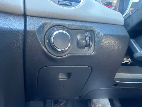Used 2015 Chevrolet Cruze LS FWD image 20