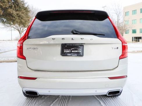 Used 2018 Volvo XC90 T6 Momentum w/ Convenience Package image 6