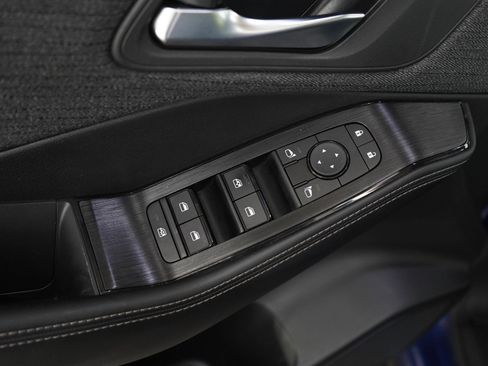 Used 2023 Nissan Rogue SV AWD/4WD image 19
