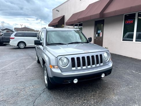 Used 2015 Jeep Patriot Sport w/ Power Value Group image 2