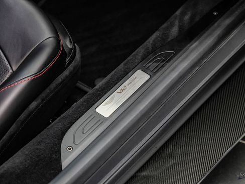 Used 2023 Aston Martin V12 Vantage RWD image 59