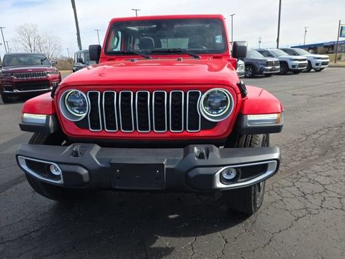 Used 2025 Jeep Wrangler Unlimited Sahara w/ Safety Group AWD/4WD image 23